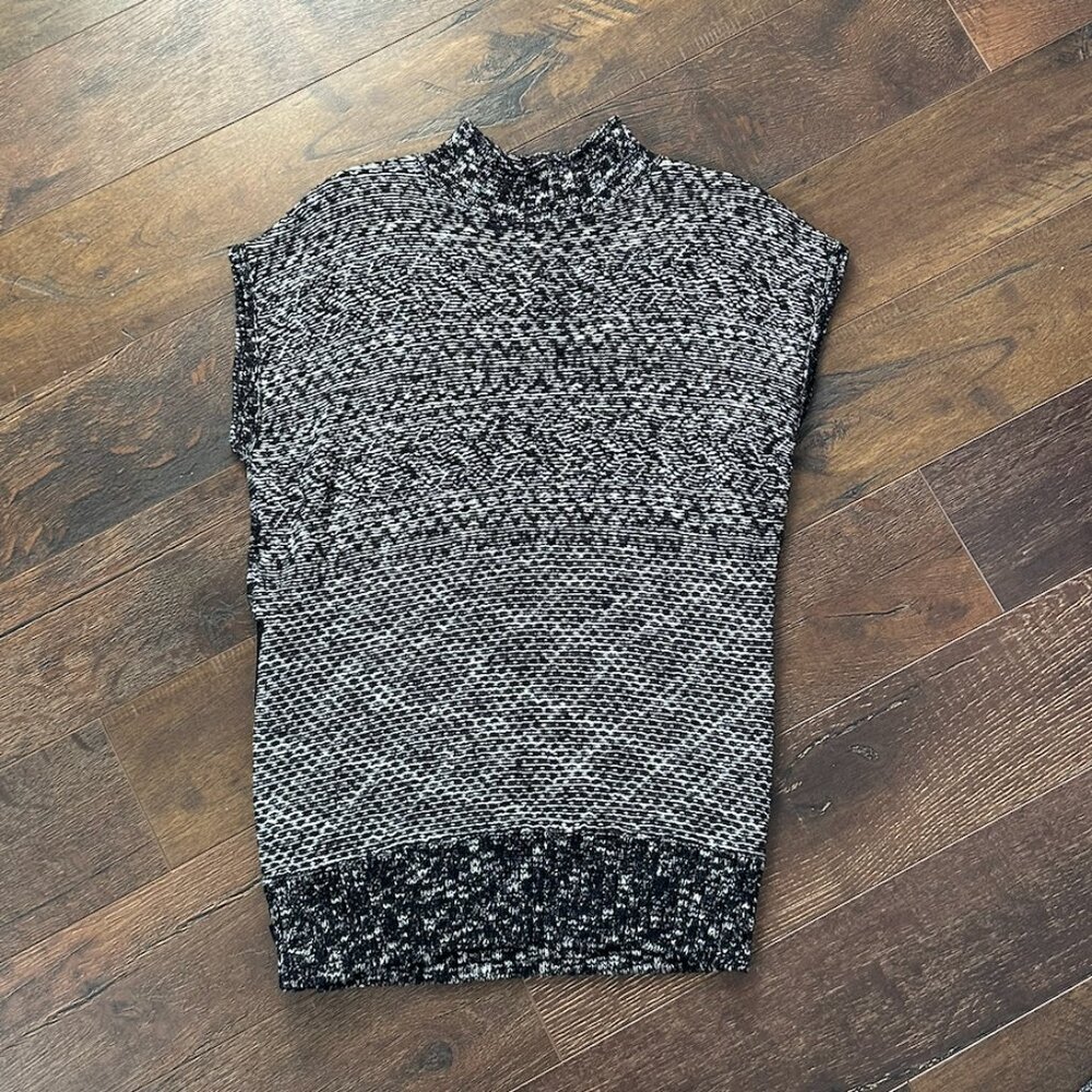Women's Black and White Tunic Sweater